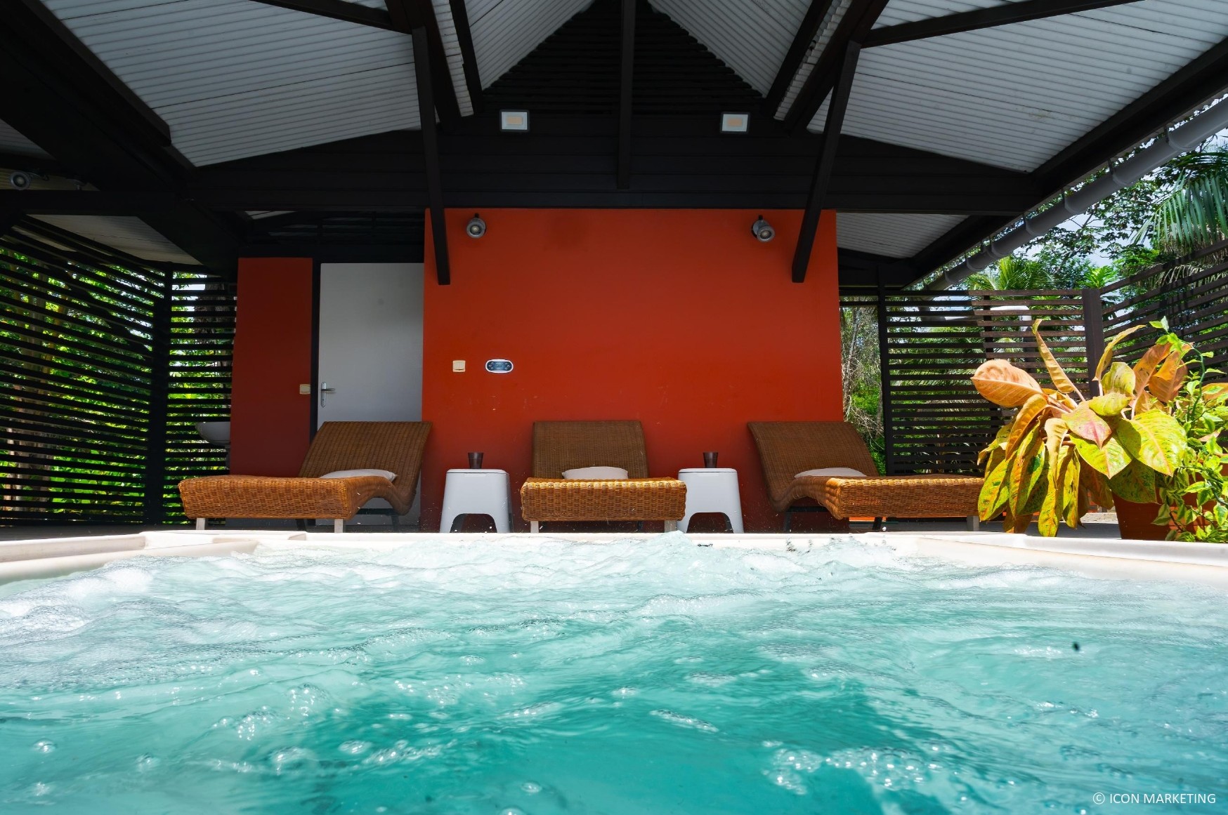 jacuzzi